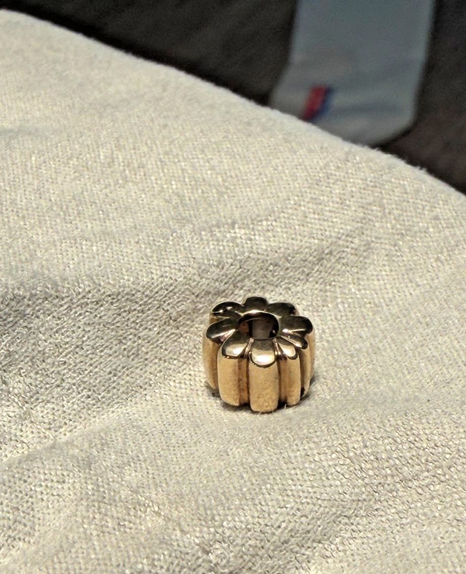 Retired Authentic Pandora 14K Yellow Gold Ribbed Clip Charm ALE 585