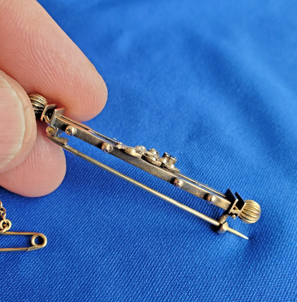 Original VICTORIAN SAPPHIRE PEARL Deco BROOCH 9K GOLD 4.2 GRAMS 2″ INCH Vintage
