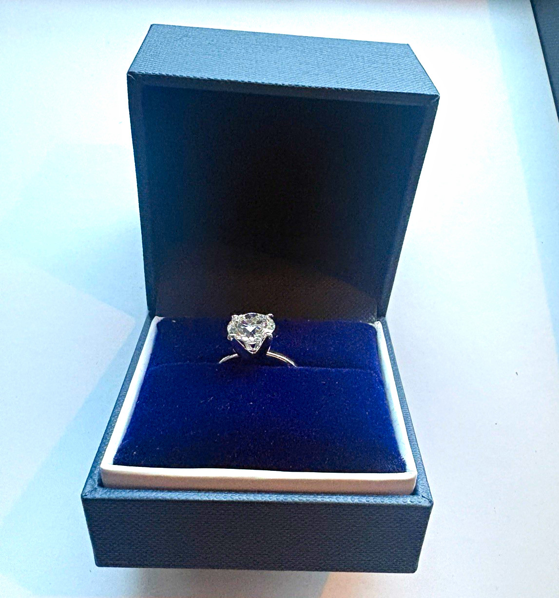 Lab Grown 2.52ctw Round Brilliant Diamond G VS1 IGI set in platinum 4 prong