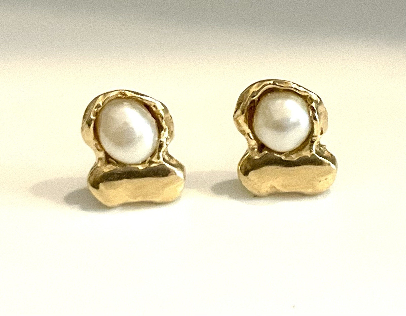 Pair Signed 14k Gold Stud Pearl Earrings Pepi Of Beverly Hills 3.2g