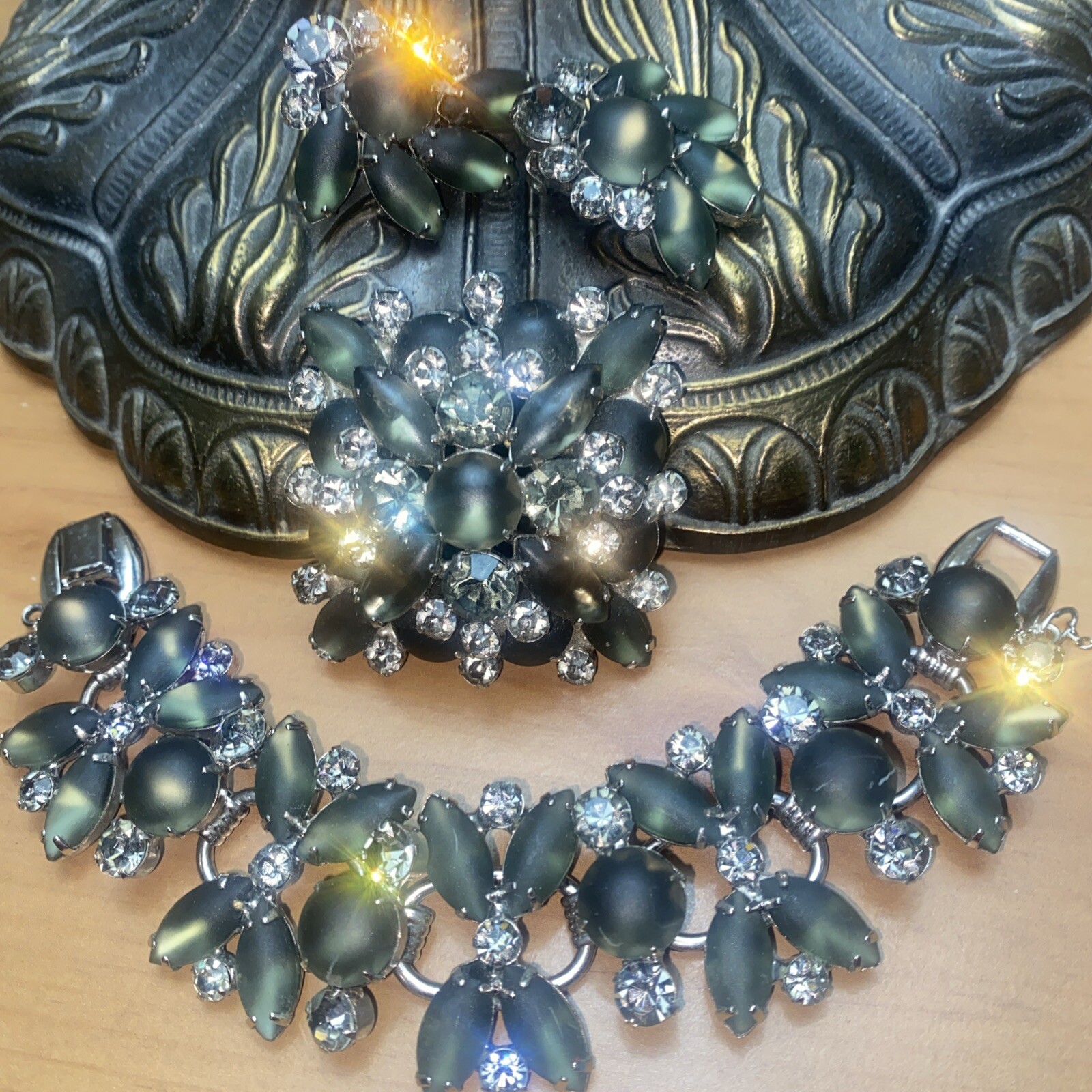 Vintage Juliana D&E Smokey Girve Rhinestone Bracelet Brooch Earring Set Parure