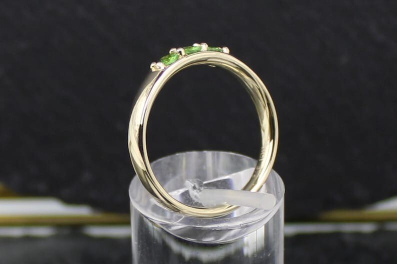 Tsavorite Gold Ring in 375 Yellow Gold, 9 Carat, Tsavo, Kenya