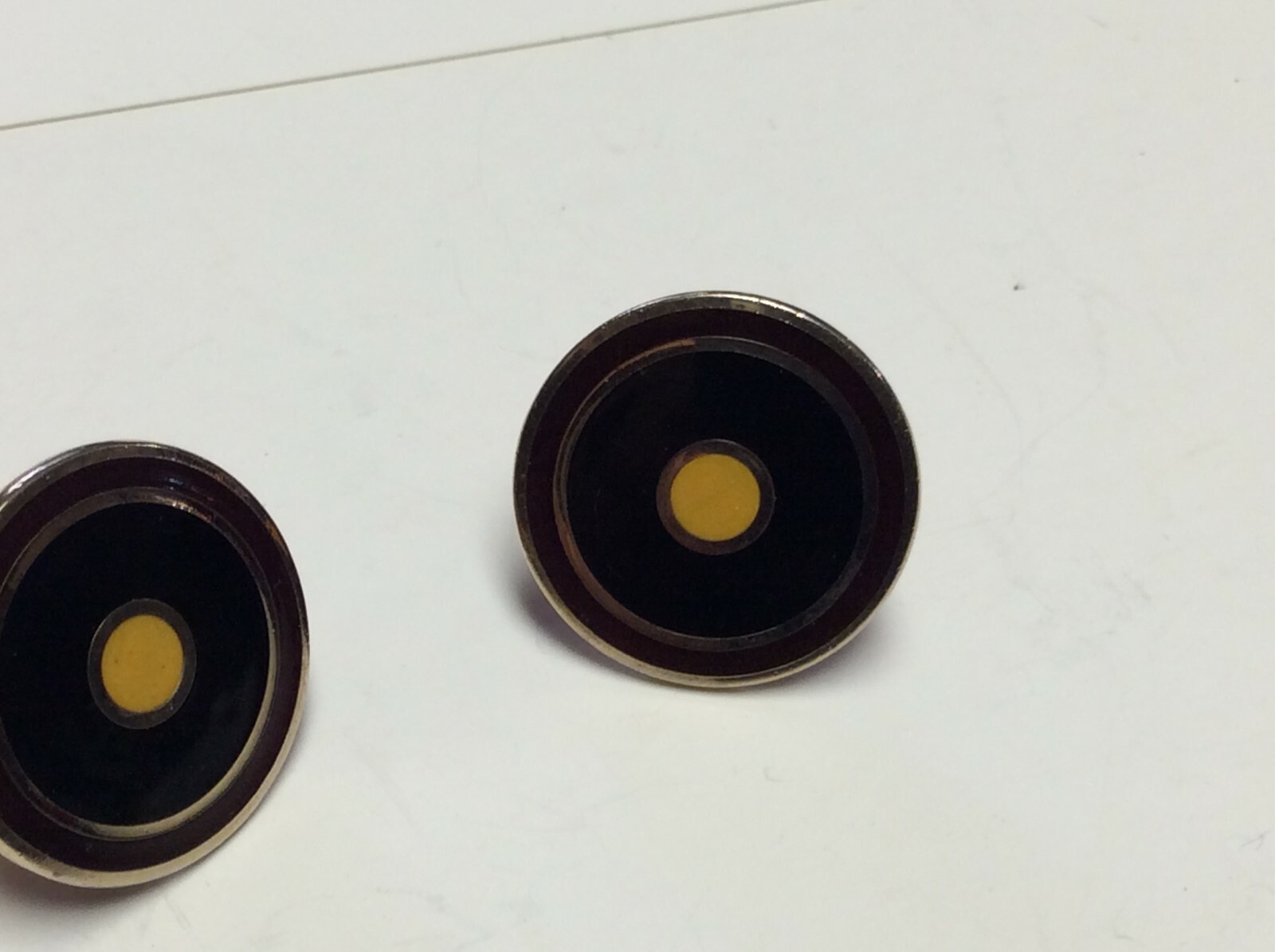 Mens cuff links,bullseye/target style,unique and desirable,black/gold,nice J670