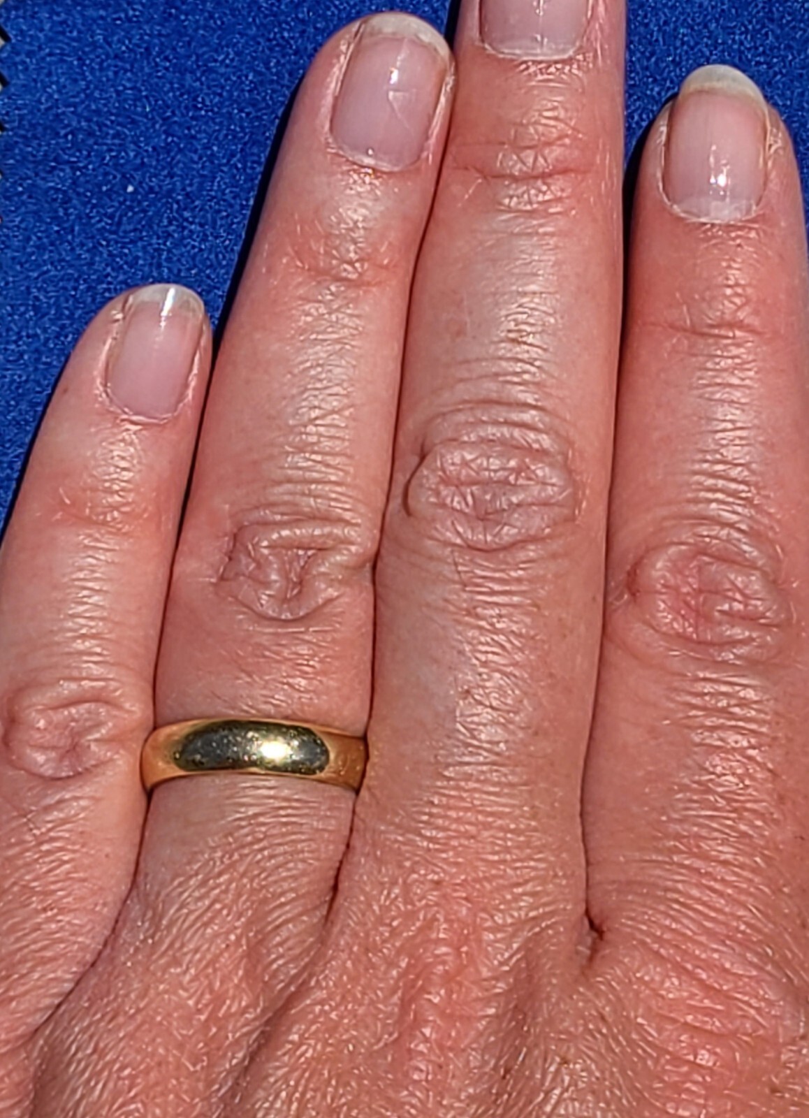14k Yellow Gold Artcarved Brand Ring Size 7 with a 5mm Width