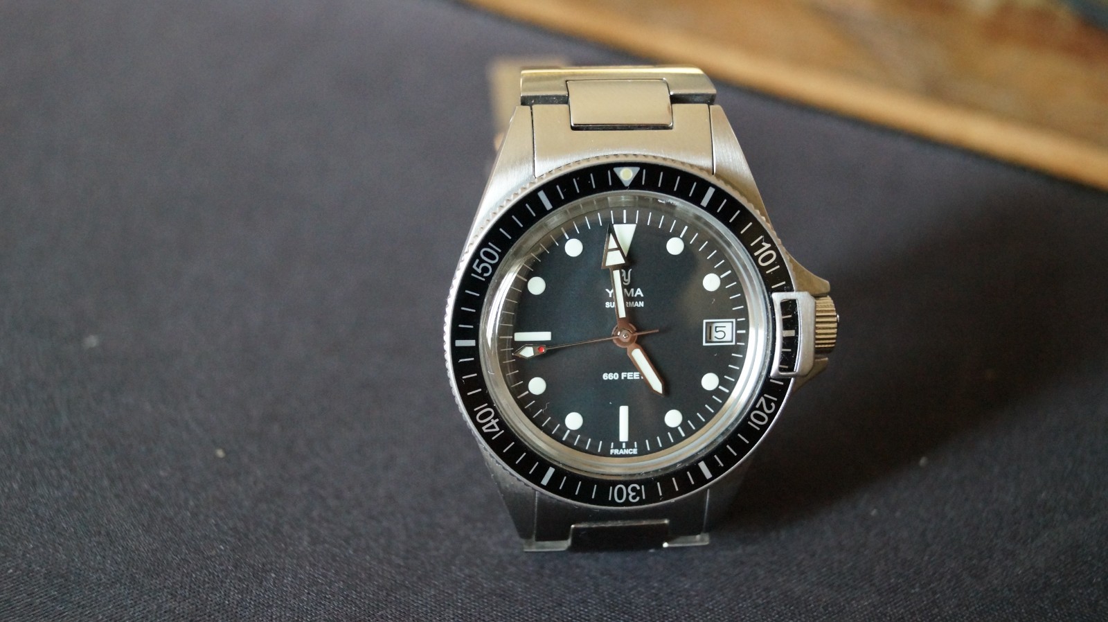 YEMA Superman Heritage Quartz 39mm Black Skin Diver YMHF1573-AM date @3
