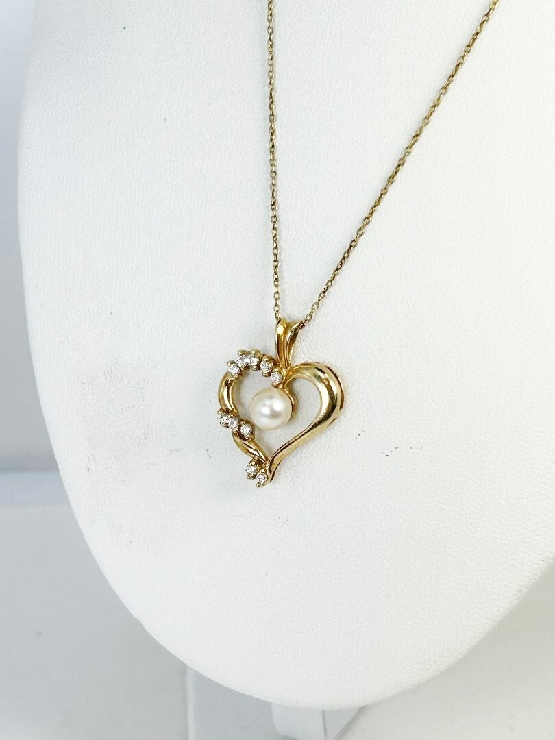 10 kt Yellow Gold Cultured Pearl & CZ Heart Pendant Stamped 10k CZ
