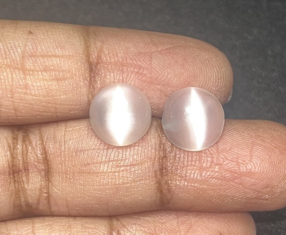 7.71CT Glorious Collection 100% Natural White Moonstone Cat’s Eye