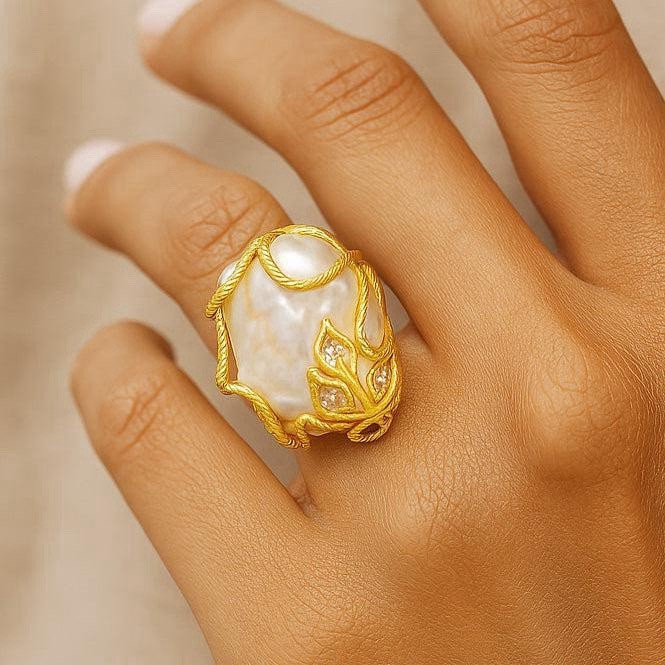 La Meno Stunning Baroque Pearl Ring Adjustable US 6, 7, 8, Brand New In Gift Box
