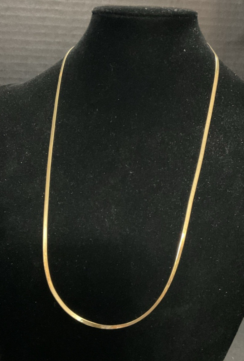 Italian 10k Yellow Gold Herringbone Chain Necklace 24″ 2mm 3 grams Marked 417