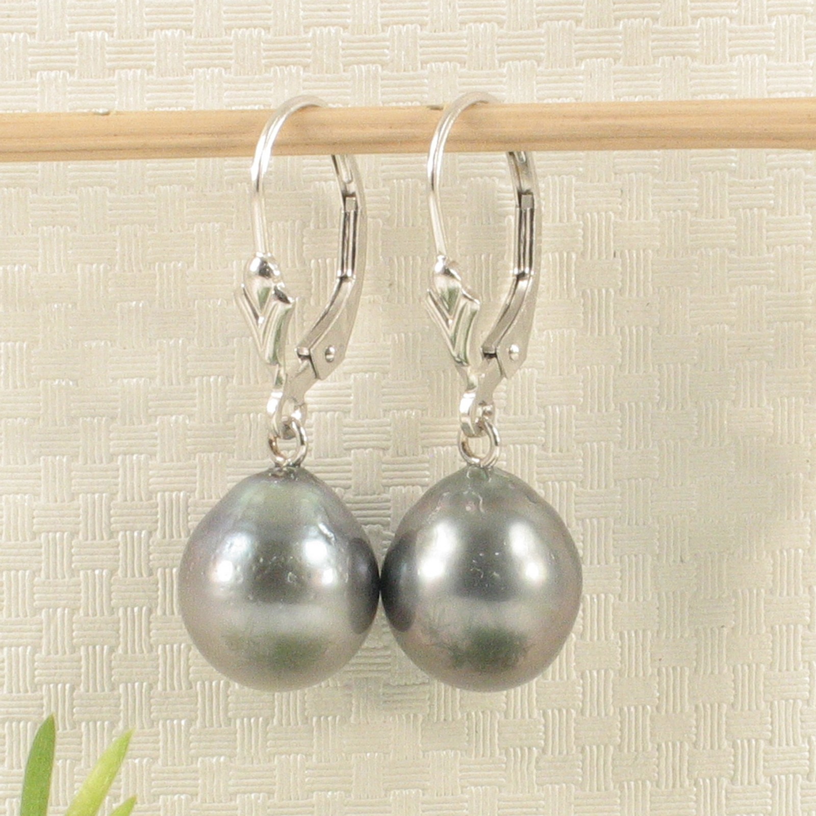 Simple & Beautiful Black Tahitian Pearl 14kt White Gold Leverblack Earrings TPJ