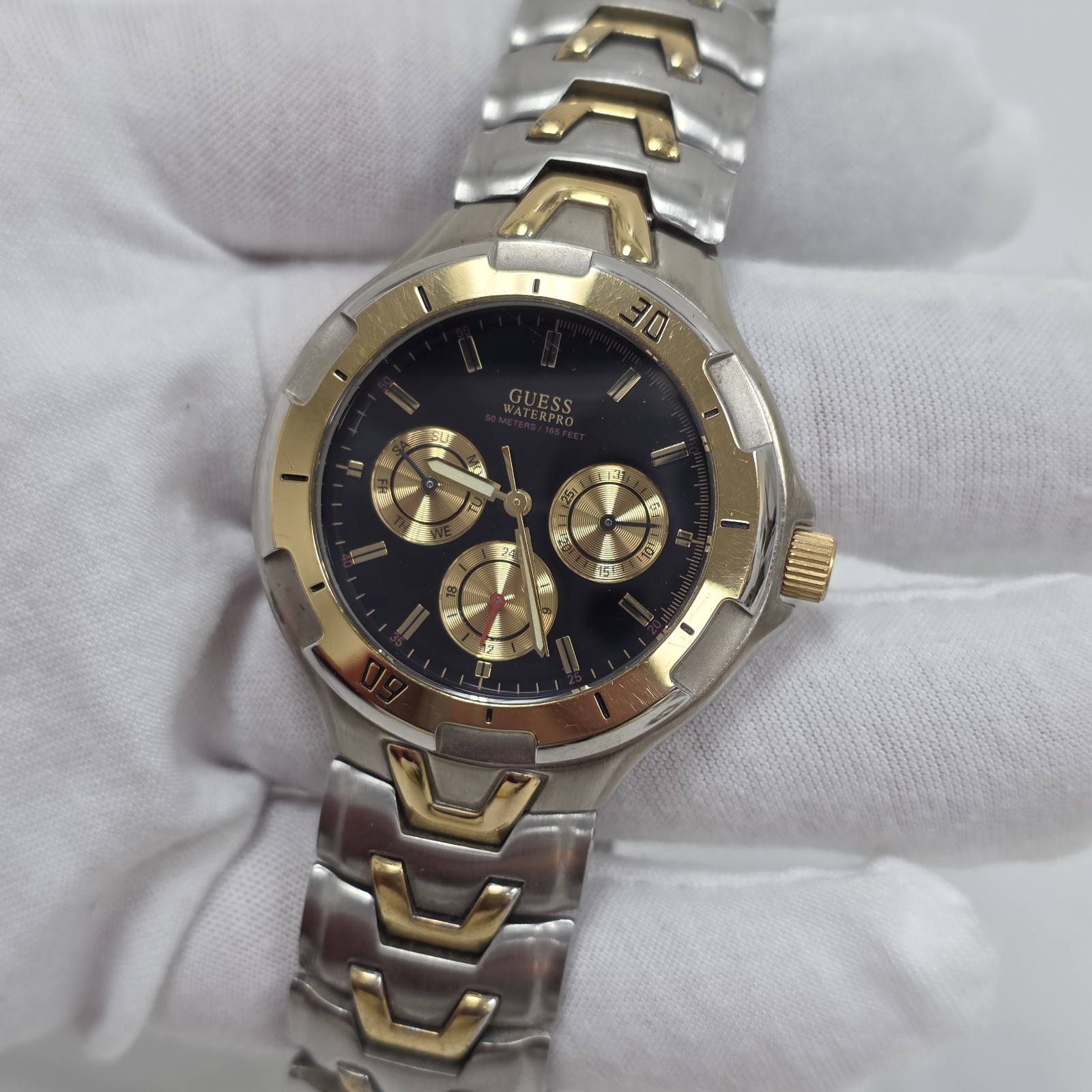 Guess Waterpro Watch 50M/165FT G85297G Two-Tone Stainless Steel Day/Date Diver