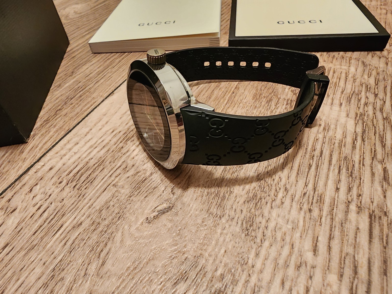 Gucci Pantcaon 1142 Men’s Quartz Watch – Black GG Monogram Dial – Rubber Strap