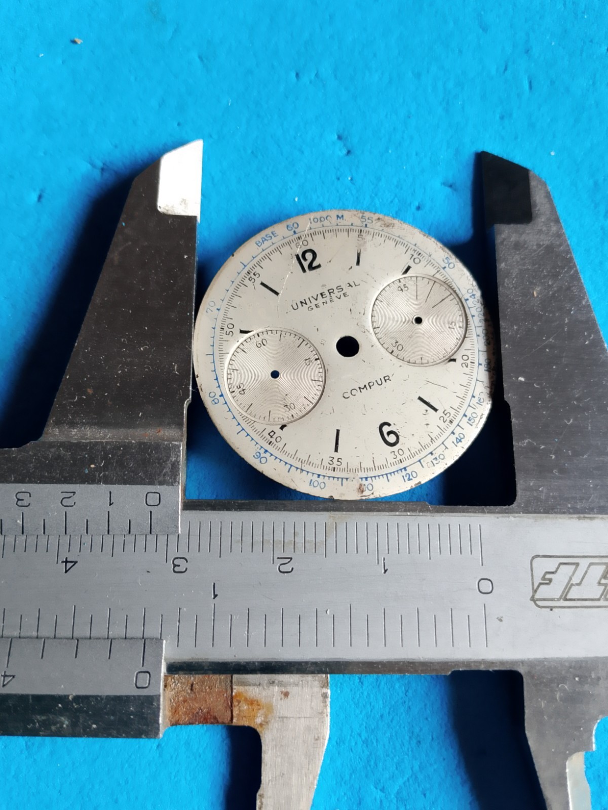 universal geneve Dial