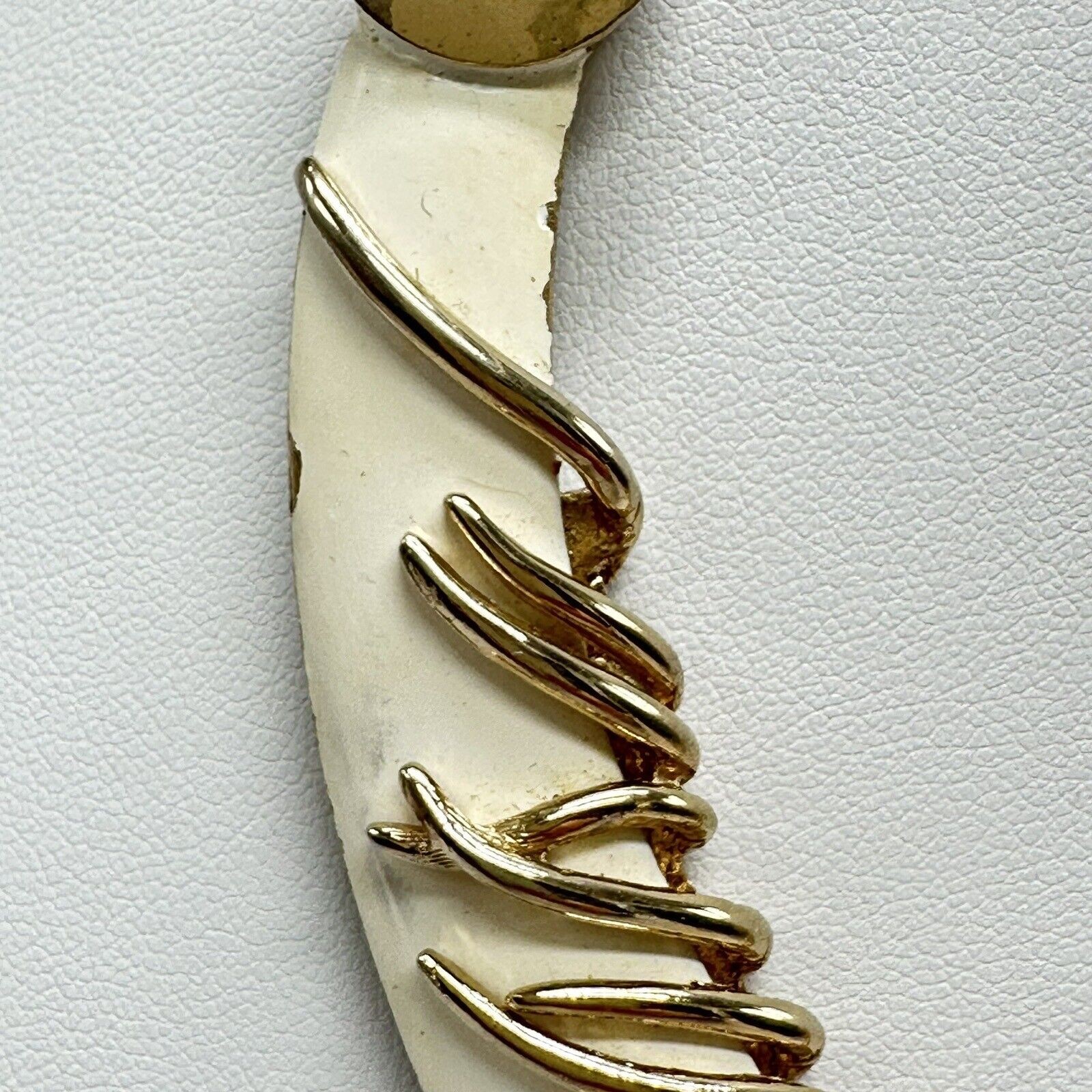 Vintage Boucher Choker Style Necklace Brutalist White Enamel Gold Tone FLAWED