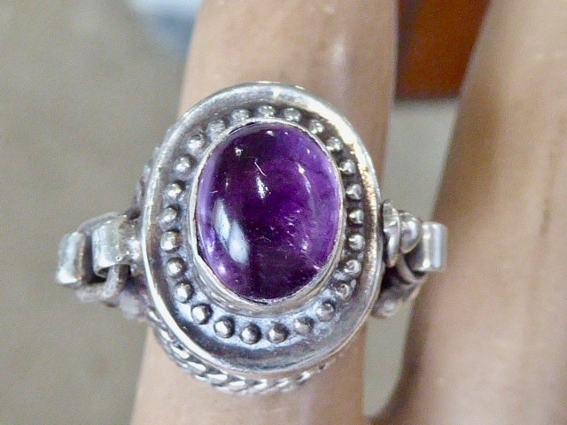 Vintage Taxco Mexico Sterling Silver Amethyst Poison Ring PILL BOX HINGED RING