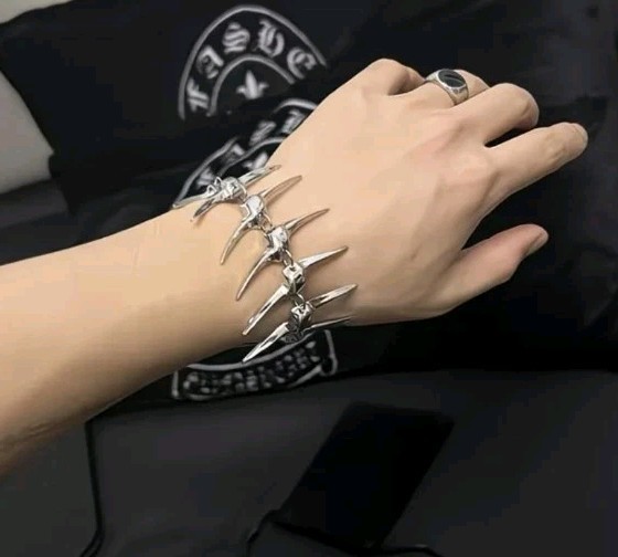 Super Cool Gothic, Rocker,style Silvertone Bracelet Ot Thorns, bones! Grunge EMO