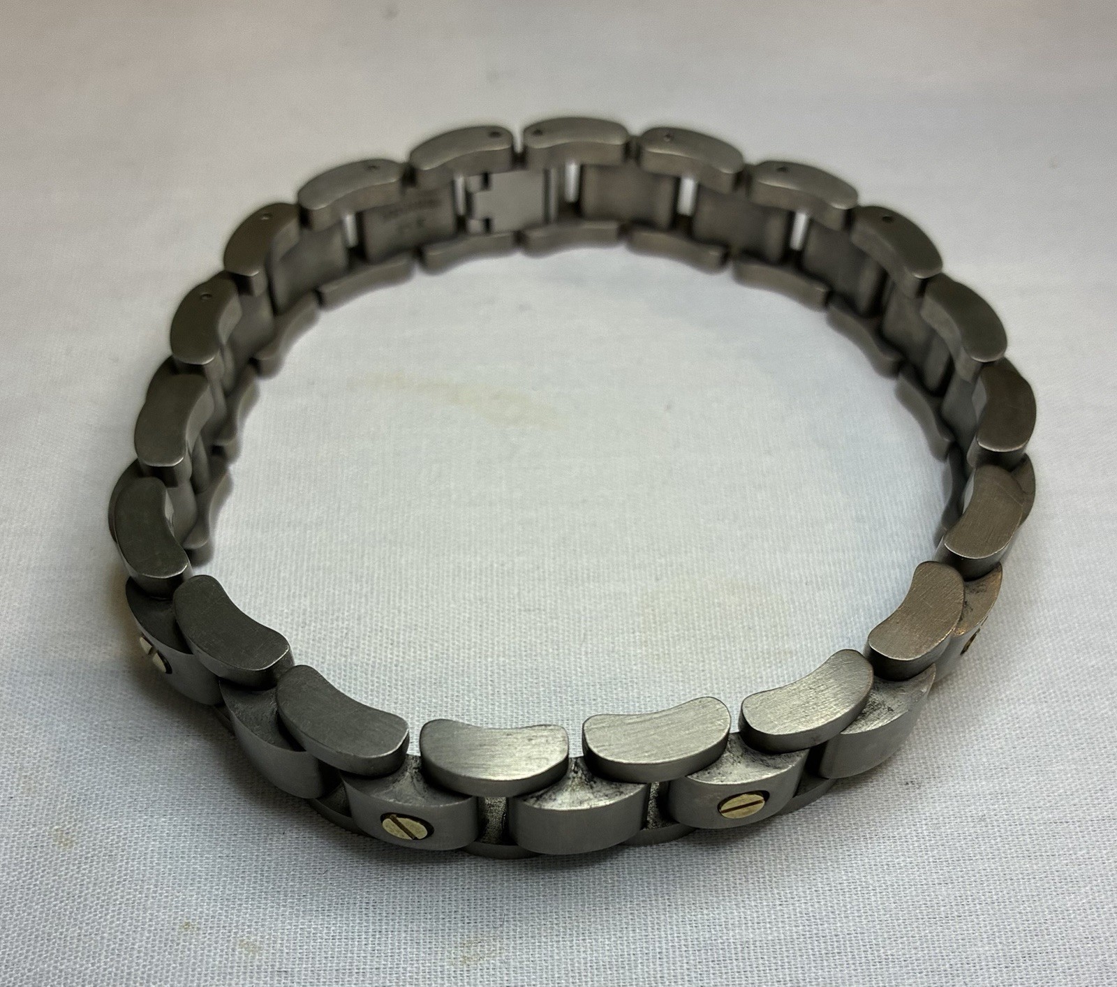 Men’s Titanium w/ 14K Gold Screws & Fold-over Box Clasp 8.25” Bracelet