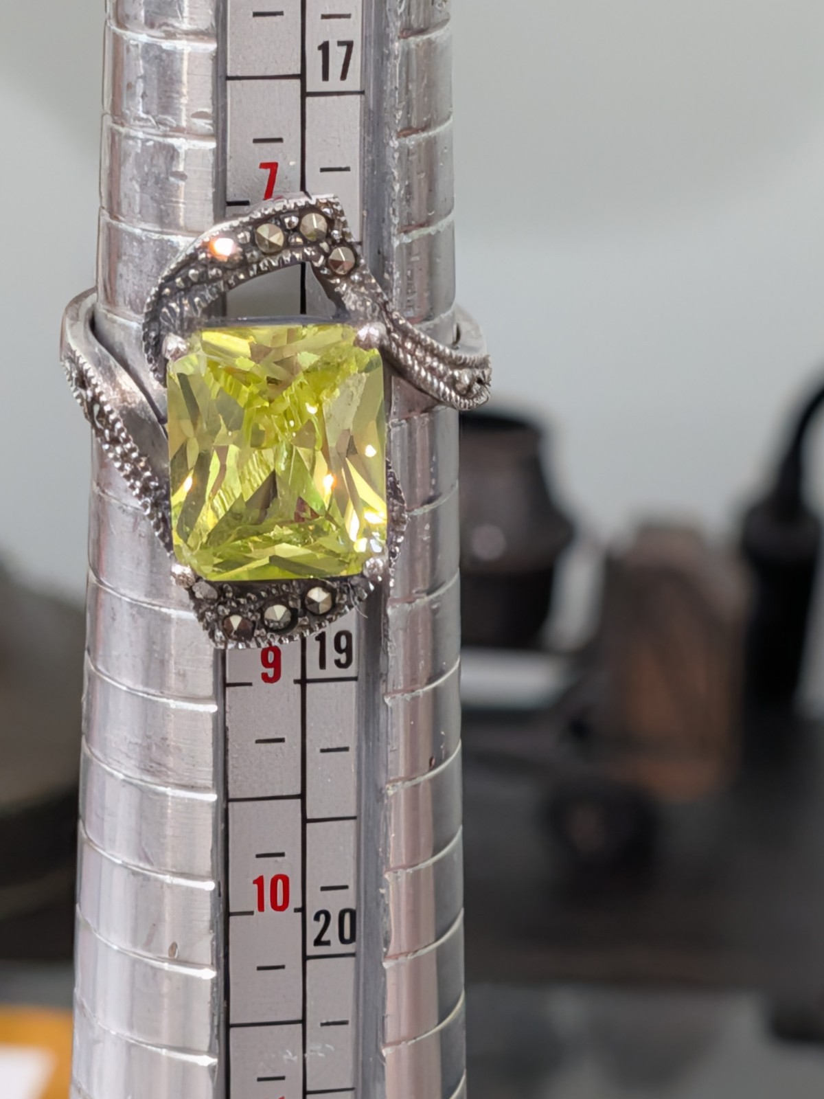 Streling silver Yellow Rectangular Faceted Stone Prong Cocktail Ring Marcasite 7