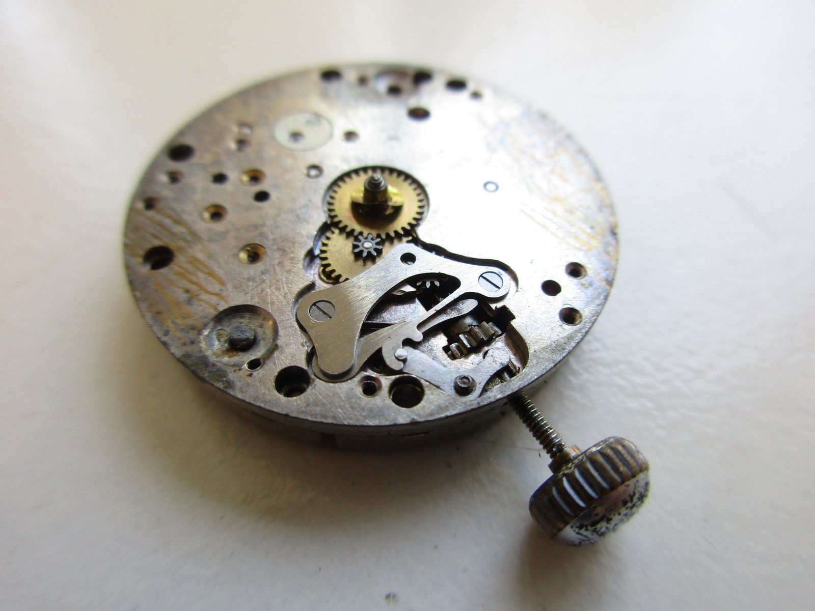 Omega cal. 26.5 S.O.B adj. 2 pos Swiss vintage watch movement – running