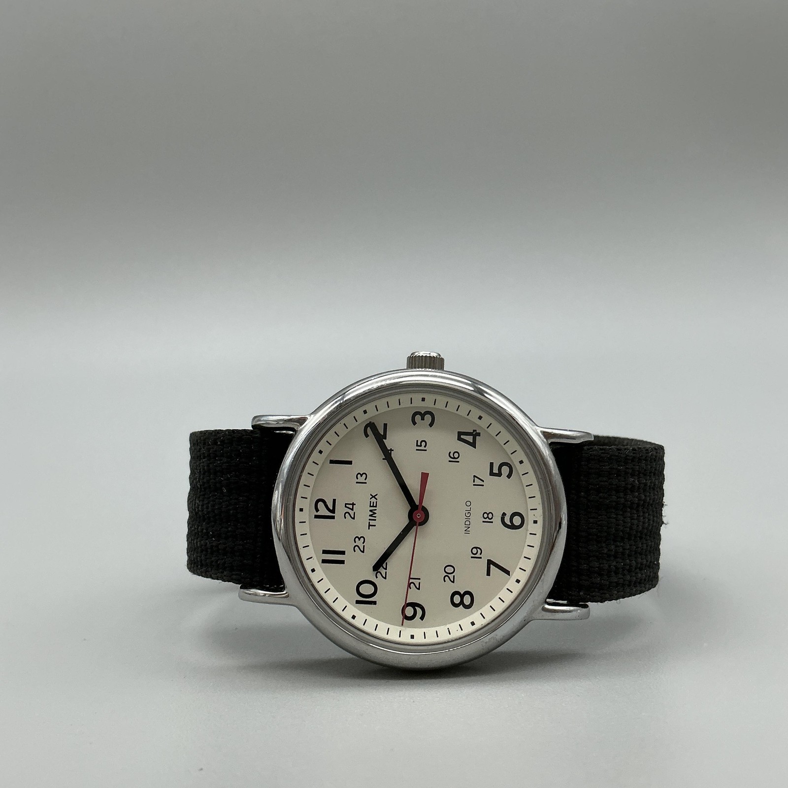 Timex Weekender Indiglo WR 30M Mens Watch 38mm Cream Dial Black Nylon Strap