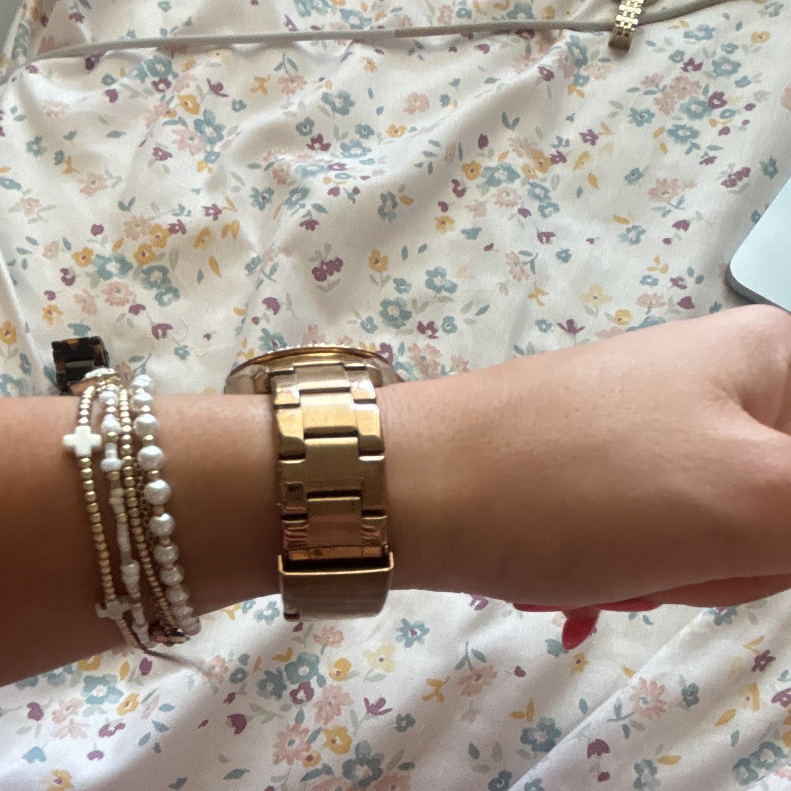 Fossil Riley Women’s Gold Tone Chronograph Quartz Crystal Bezel Bracelet