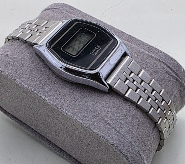 Vintage 1976 Timex SSQ Digital LCD Watch K-Cell 346 Tested Working Runs Great