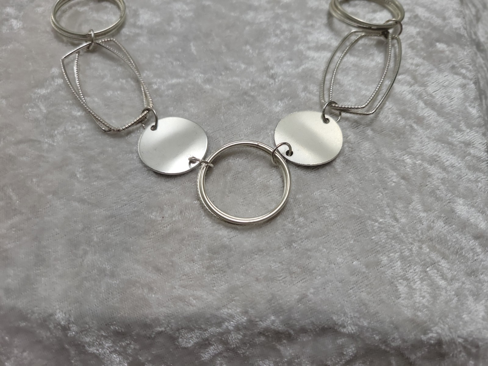 Necklace Silver Tone Shapes and Large Links Necklace 30″