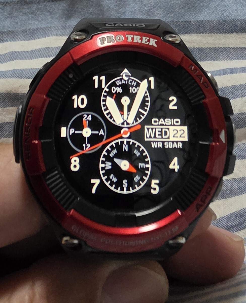 Casio WSD-F21HR Smart Watch GPS Android Wear 1.4″ Display Black Limited Edtion