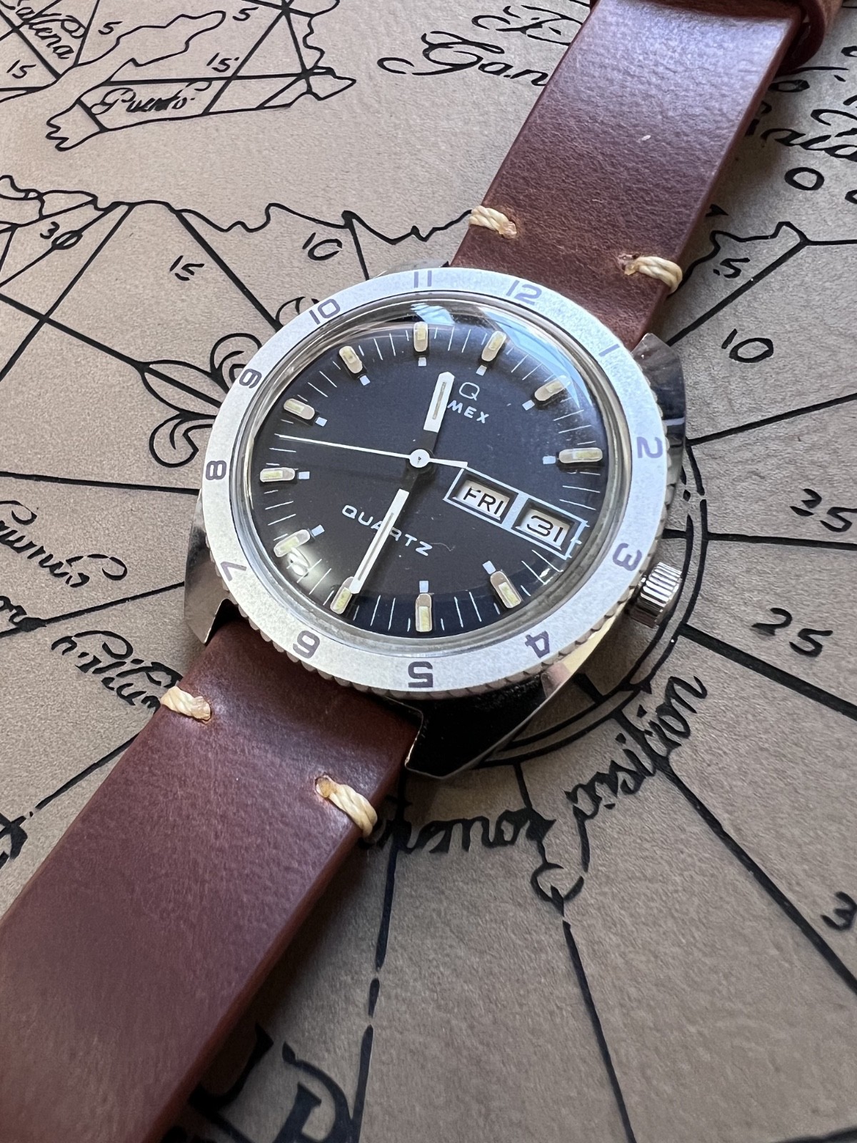 Vintage Q Timex electric quartz skin diver watch, rare navy/black dial, 37 MM