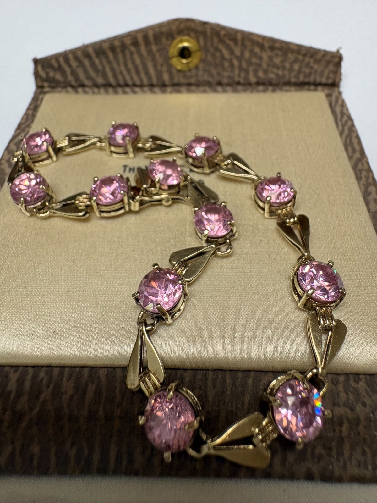 LADIES VINTAGE 10K GOLD PINK ICE STONE BRACELET. 7 1/2 INCHES 11.7 GRAMS
