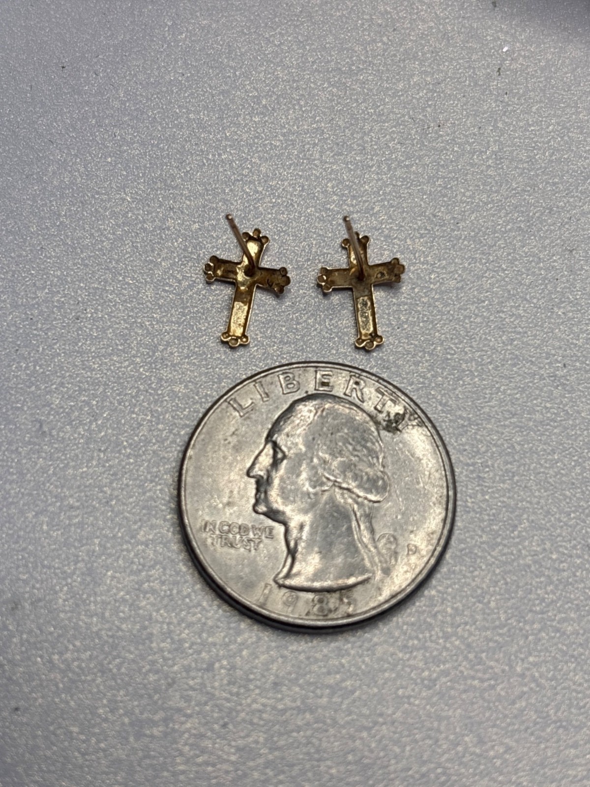 Vintage 14K Gold Cross Stud Earrings |Tiny Religious Symbol| .31g