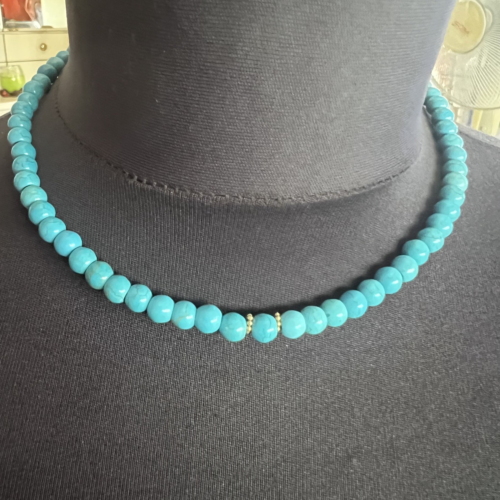 Faux turquoise round beaded choker neckalce adjustable gold tone clasp 16″
