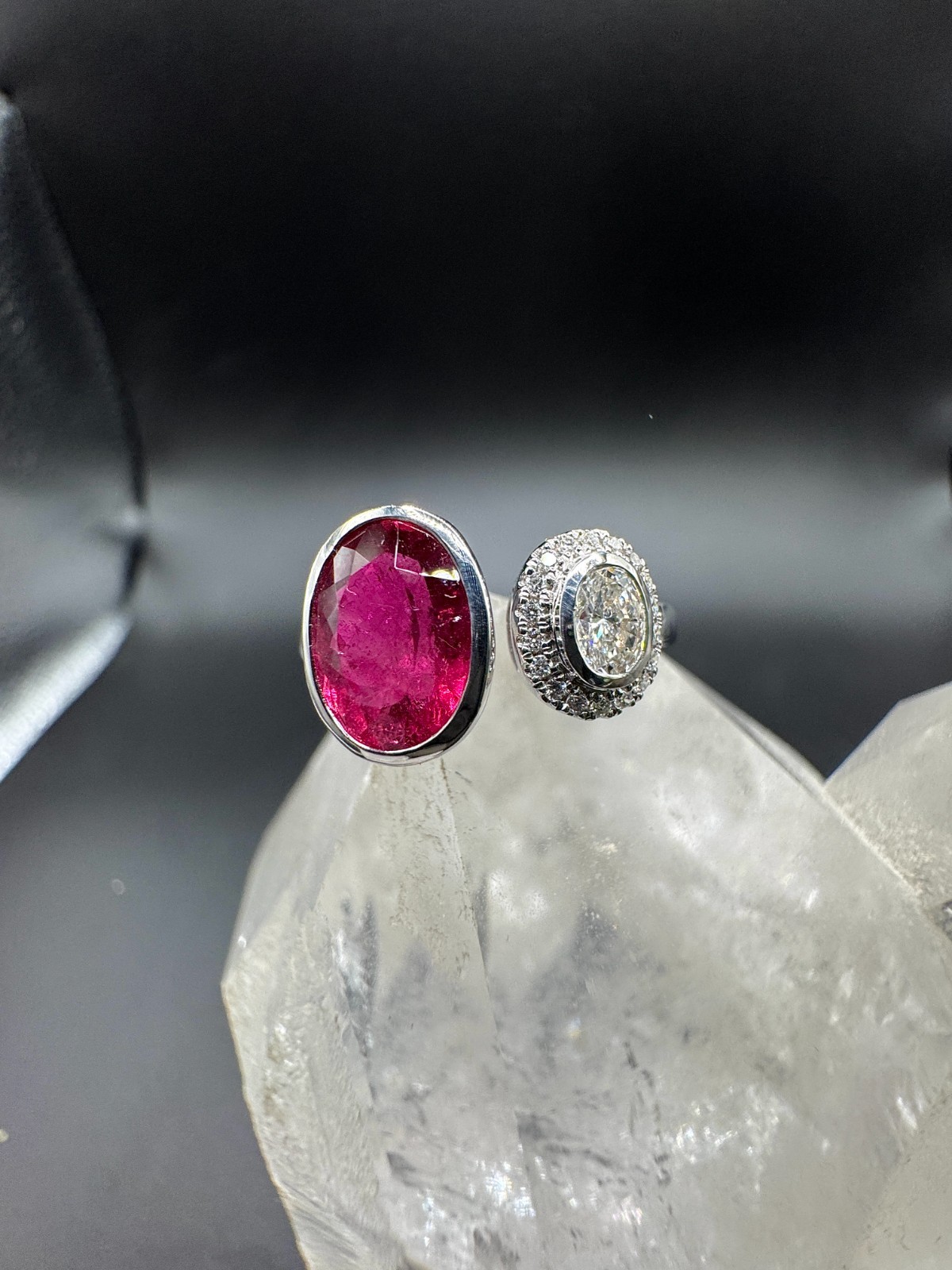 Ring 750 Gold Modern 18 Carat White Gold with Fine Rubellite & Diamonds