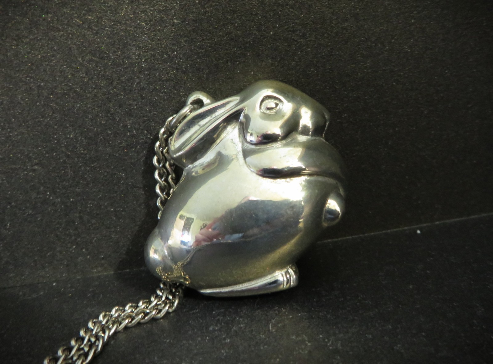 Vintage Max Factor Aquarius Bunny Rabbit Solid Creme Perfume Necklace NIB locket