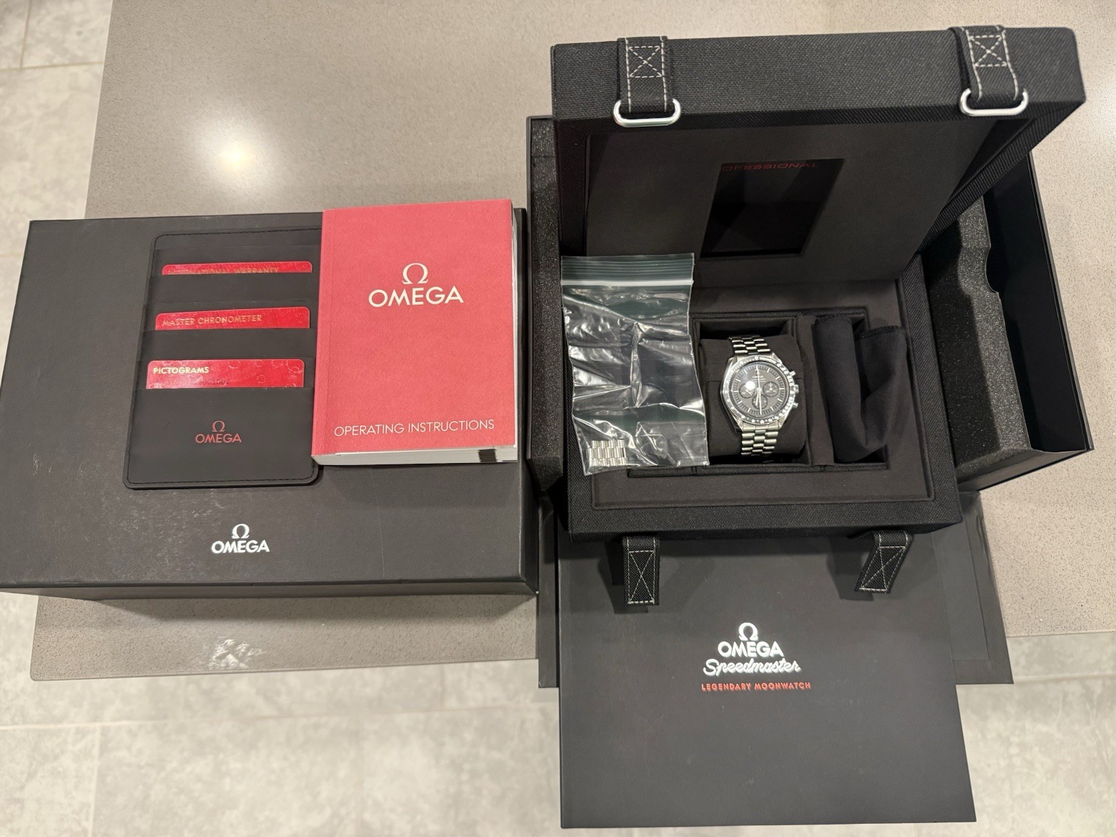 Omega Speedmaster Moonwatch Sapphire Sandwich 3861 2025 Year -Full Set Warranty