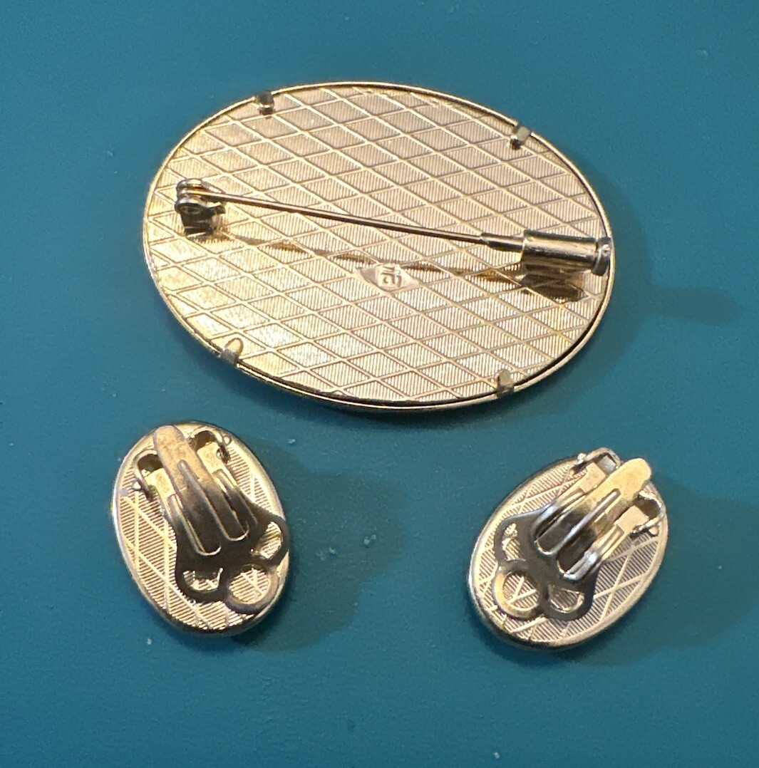 VINTAGE JEWELRY BROOCH EARRINGS SET ai MIDAS SPAIN BLUE ENAMEL TROMBONE CLASP