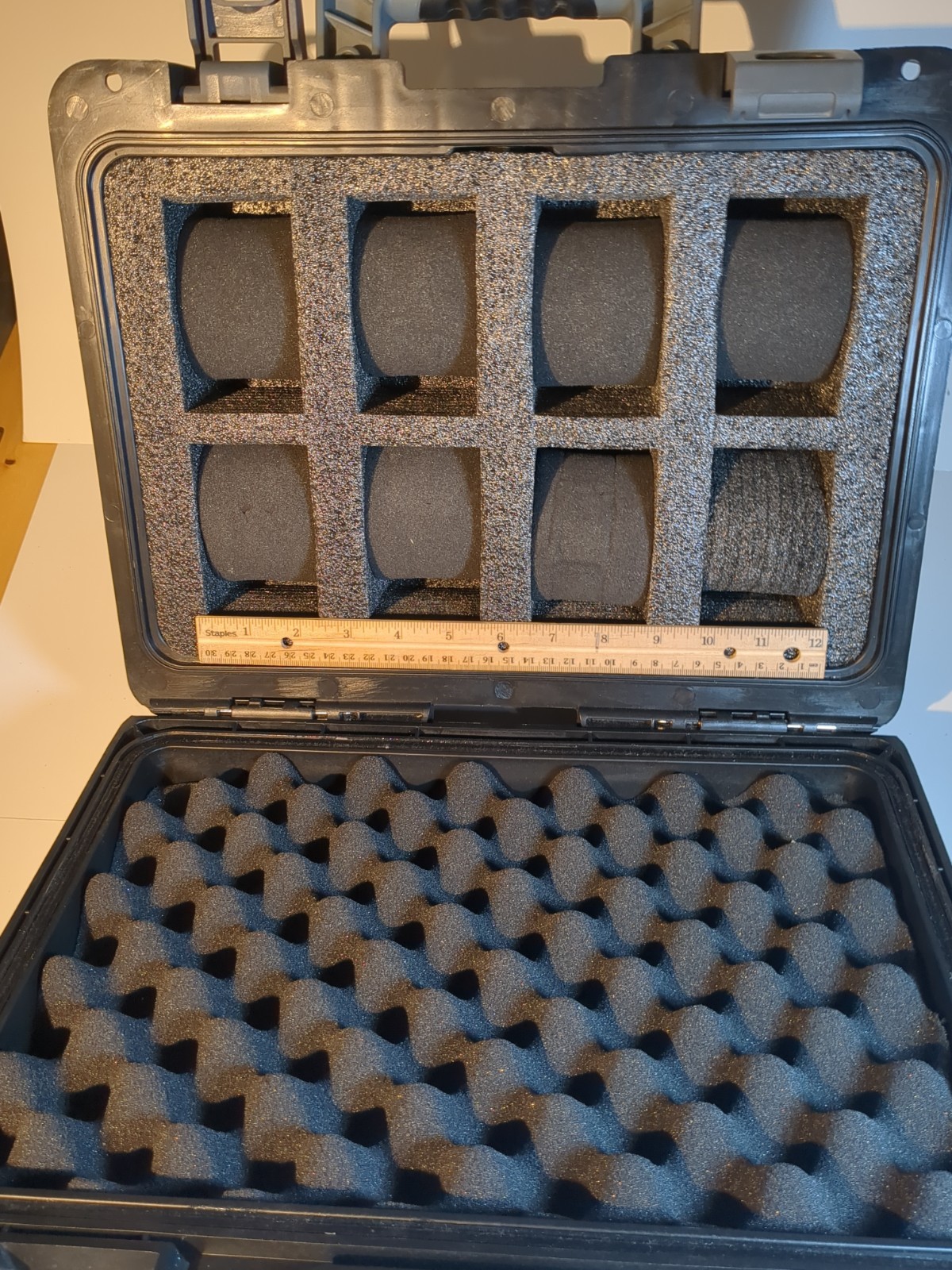 invicta 8-slot dive impact watch case .
