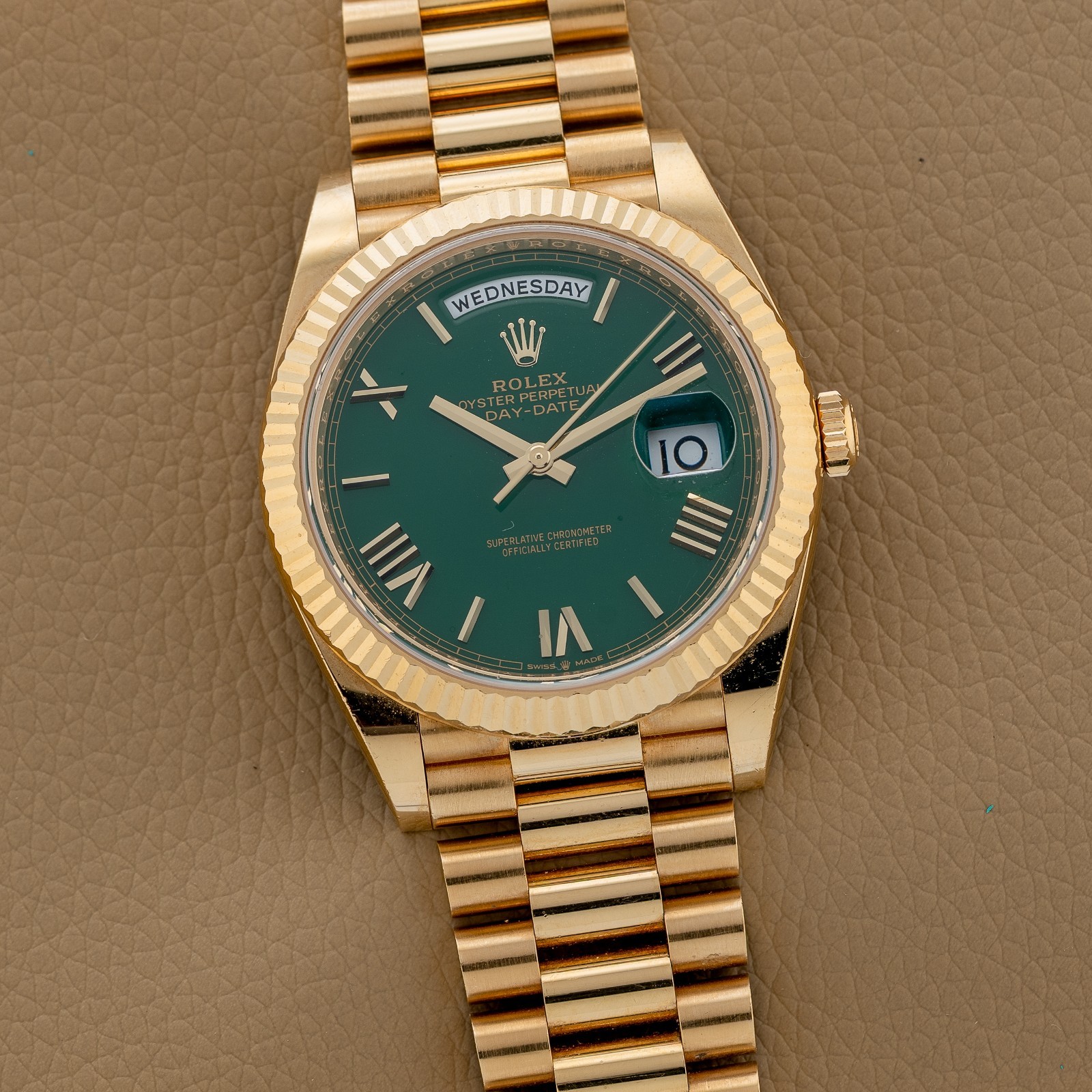 Rolex Day-Date President 40 18k Yellow Gold ‘Money Green’ Dial 228238 – Complete