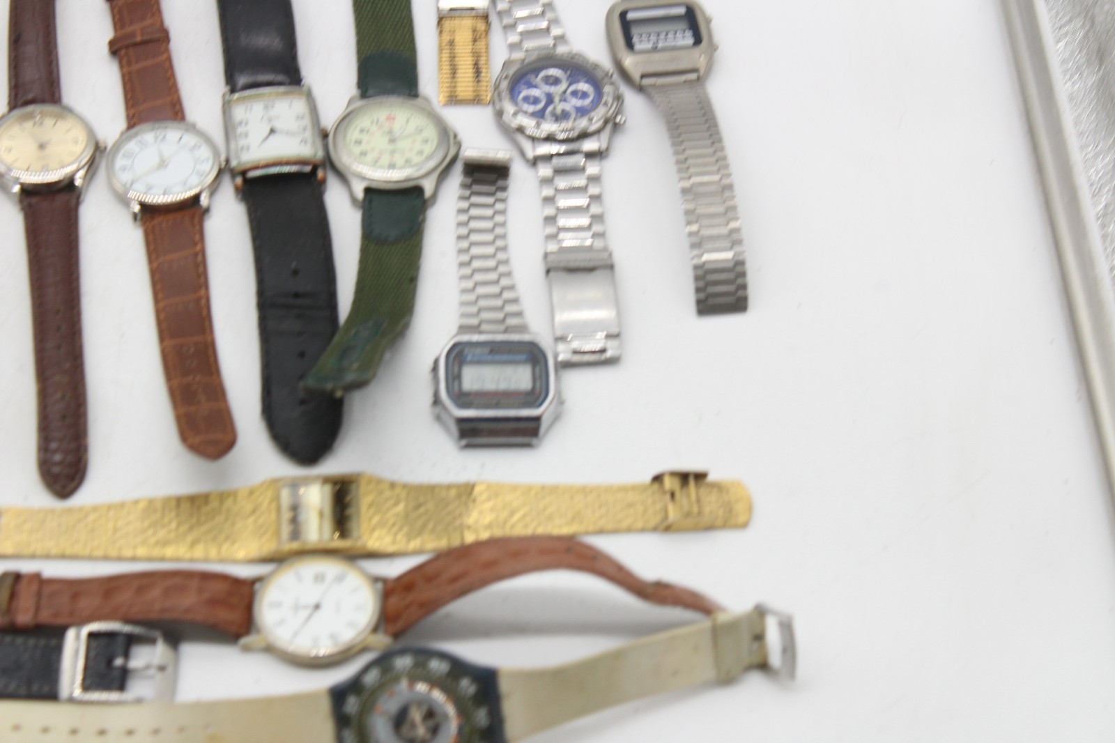 30 x Vintage Gents Quartz Wristwatches Inc. Pulsar, Lorus, Seiko, Swatch, etc.
