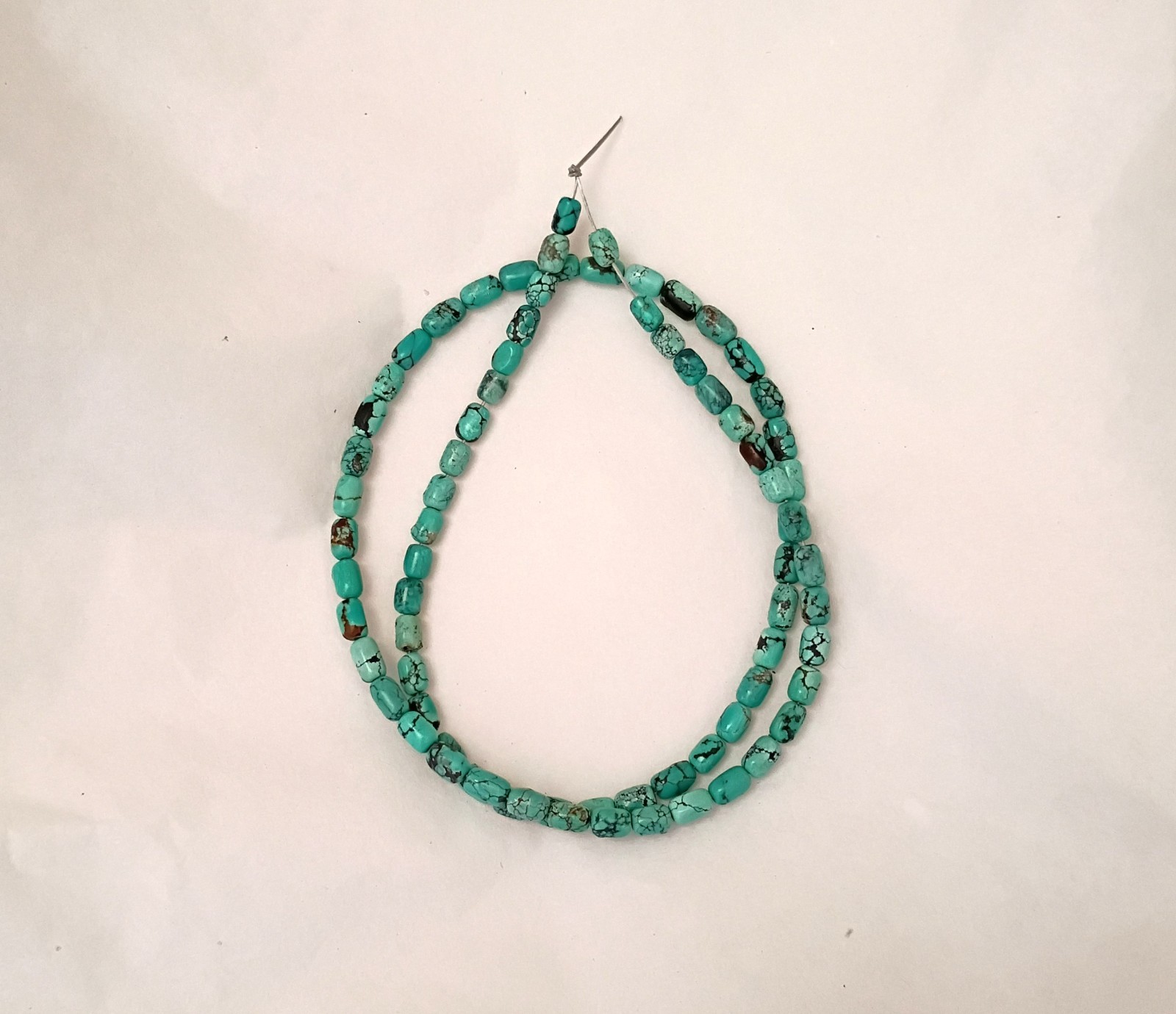 CLOUD MOUNTAIN TURQUOISE 3.5×4-5MM PETITE TINY BARREL BEADS – 15.5″ – 5718E