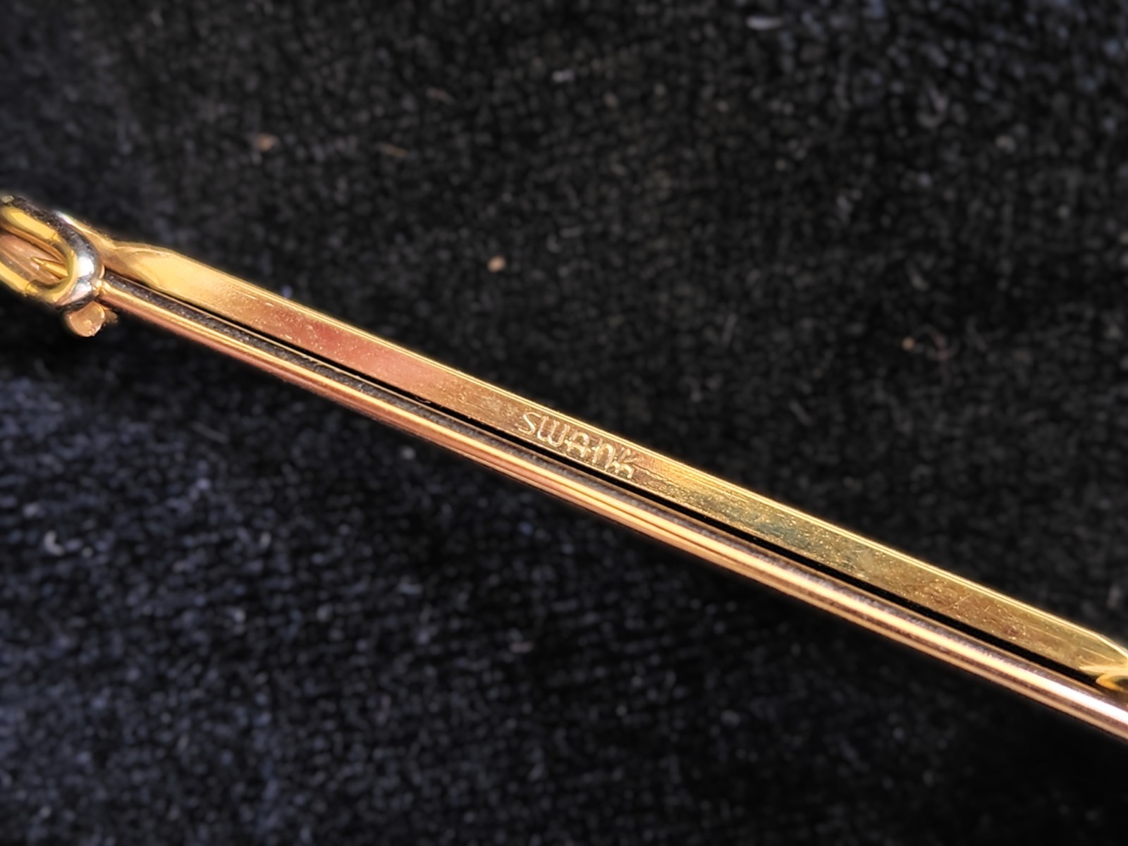 Vintage 1960-1970 Gold-plated Men’s TIE TACK / Tie Clip by SWANK – b1308