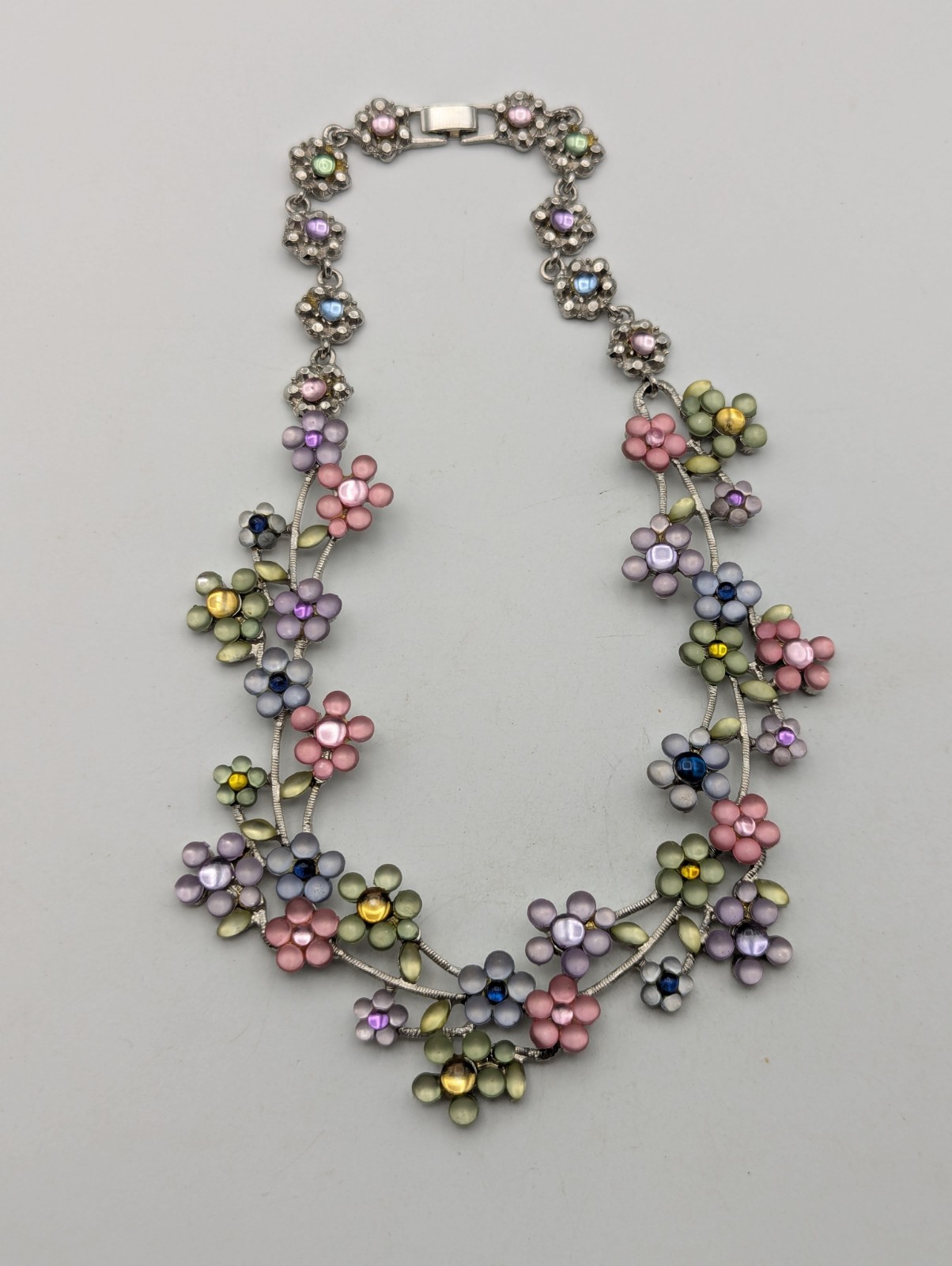 Stunning 15 Inch Necklace Silver Tone Multi Color Flowers