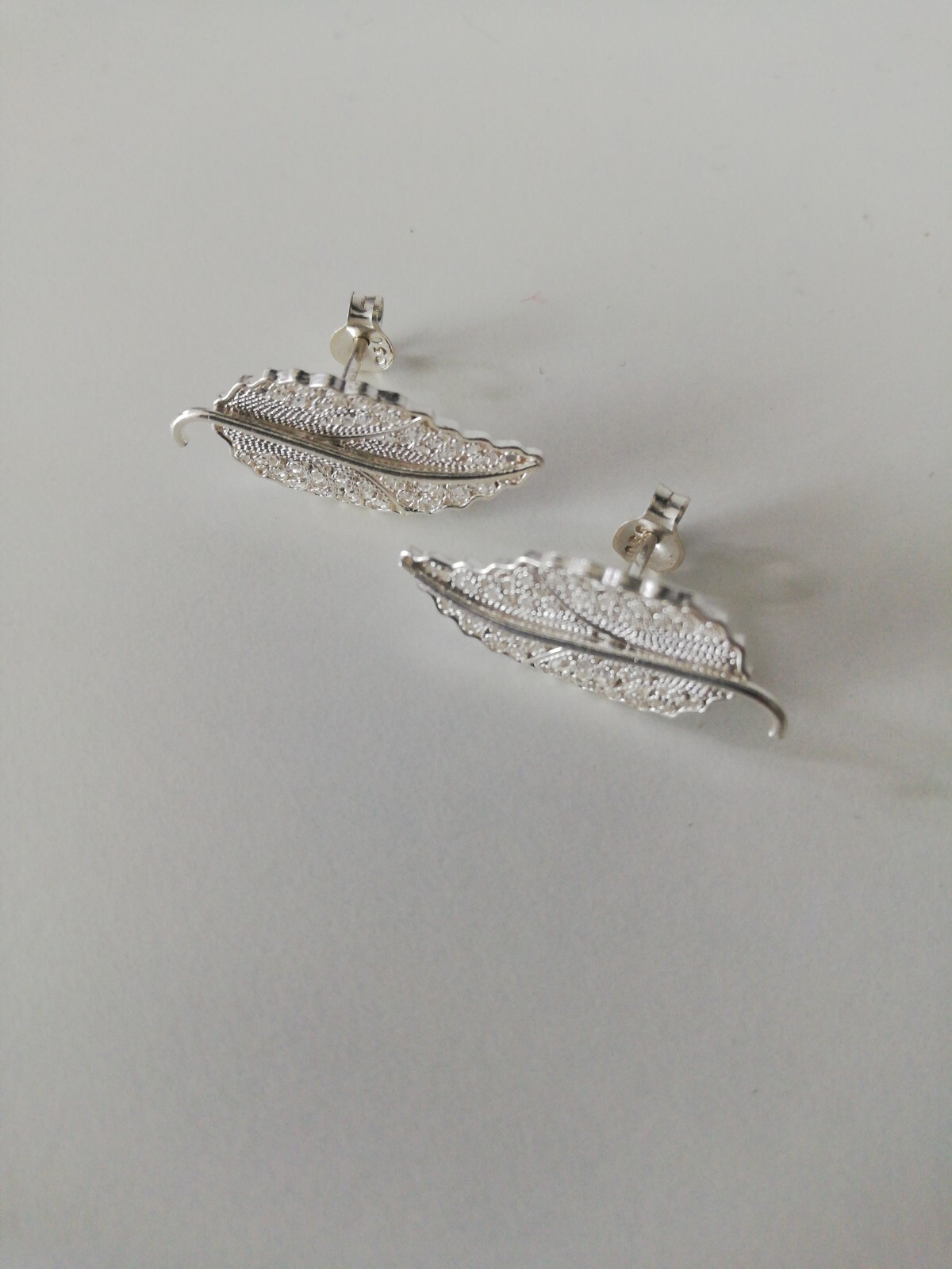 Jara Women’s .970 Solid Silver Filigree Leaf Earrings New.
