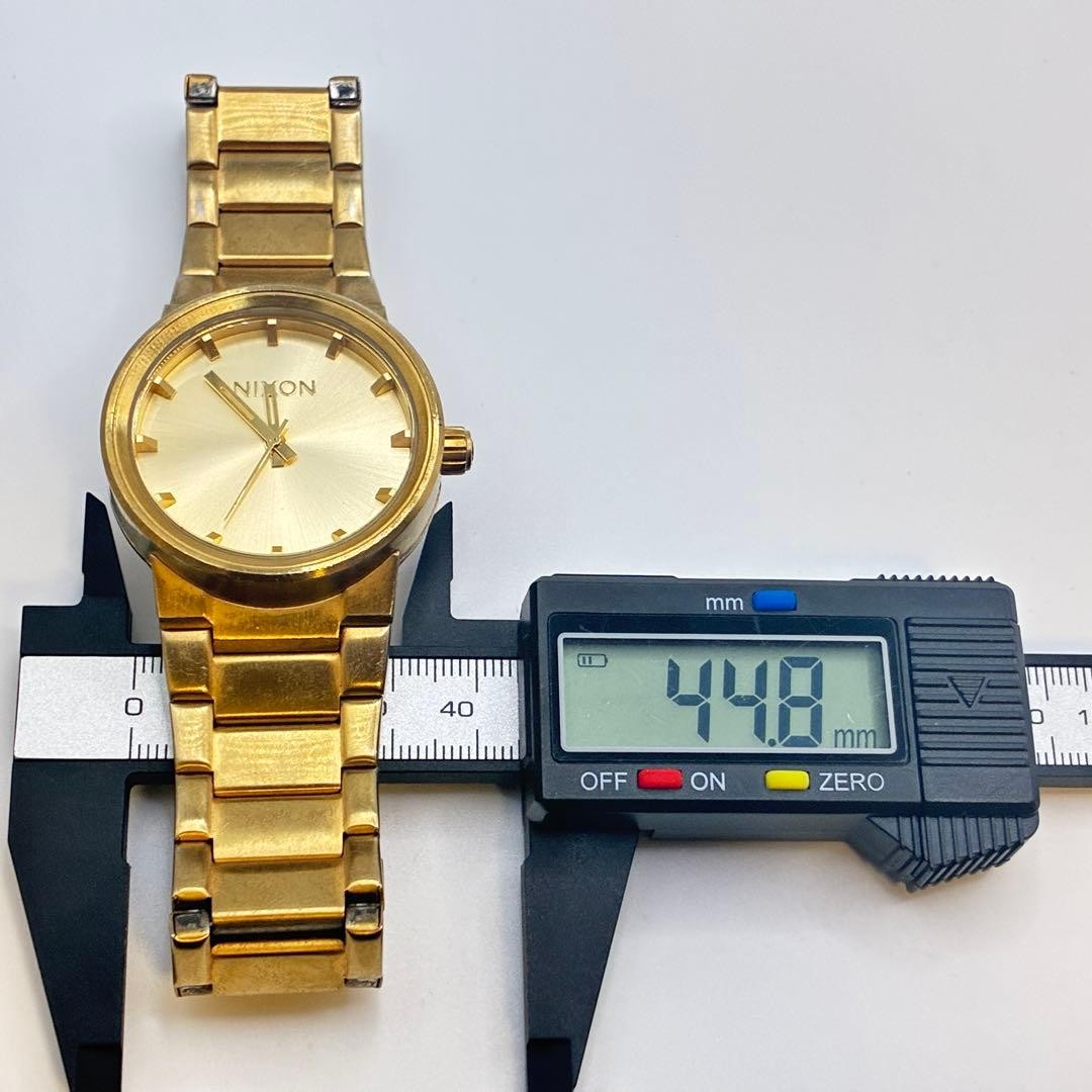 Excellent condition, fully functional ⭐️ NIXON men’s gold quartz watch w