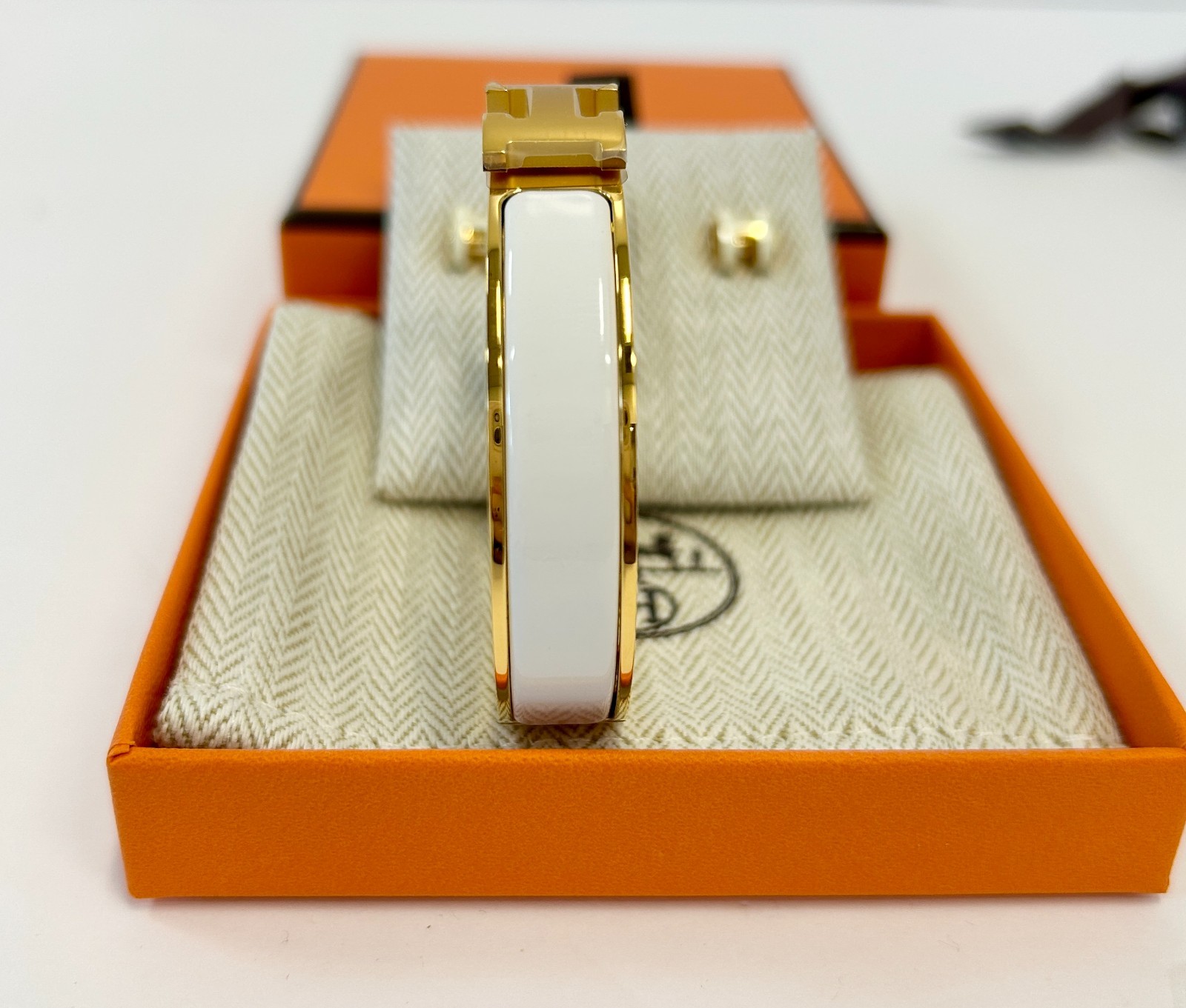 Hermès Mini Pop H Earrings & Clic H Bracelet Blanc White Gold Plated Set NEW