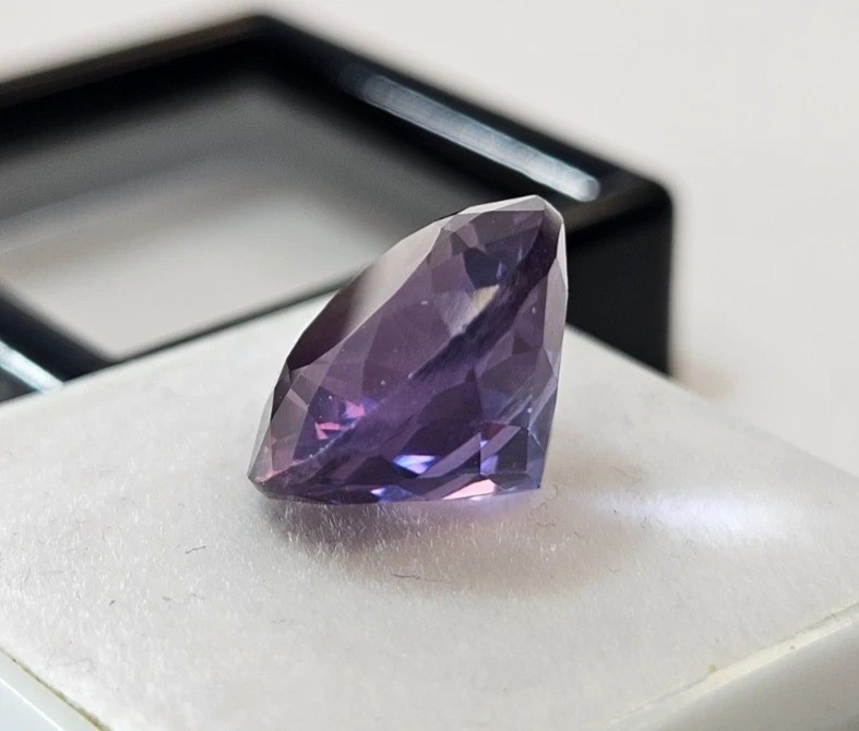 Natural Alexandrite Colour Changing Round Cut 8-10 Ct Loose Certified Gemstone
