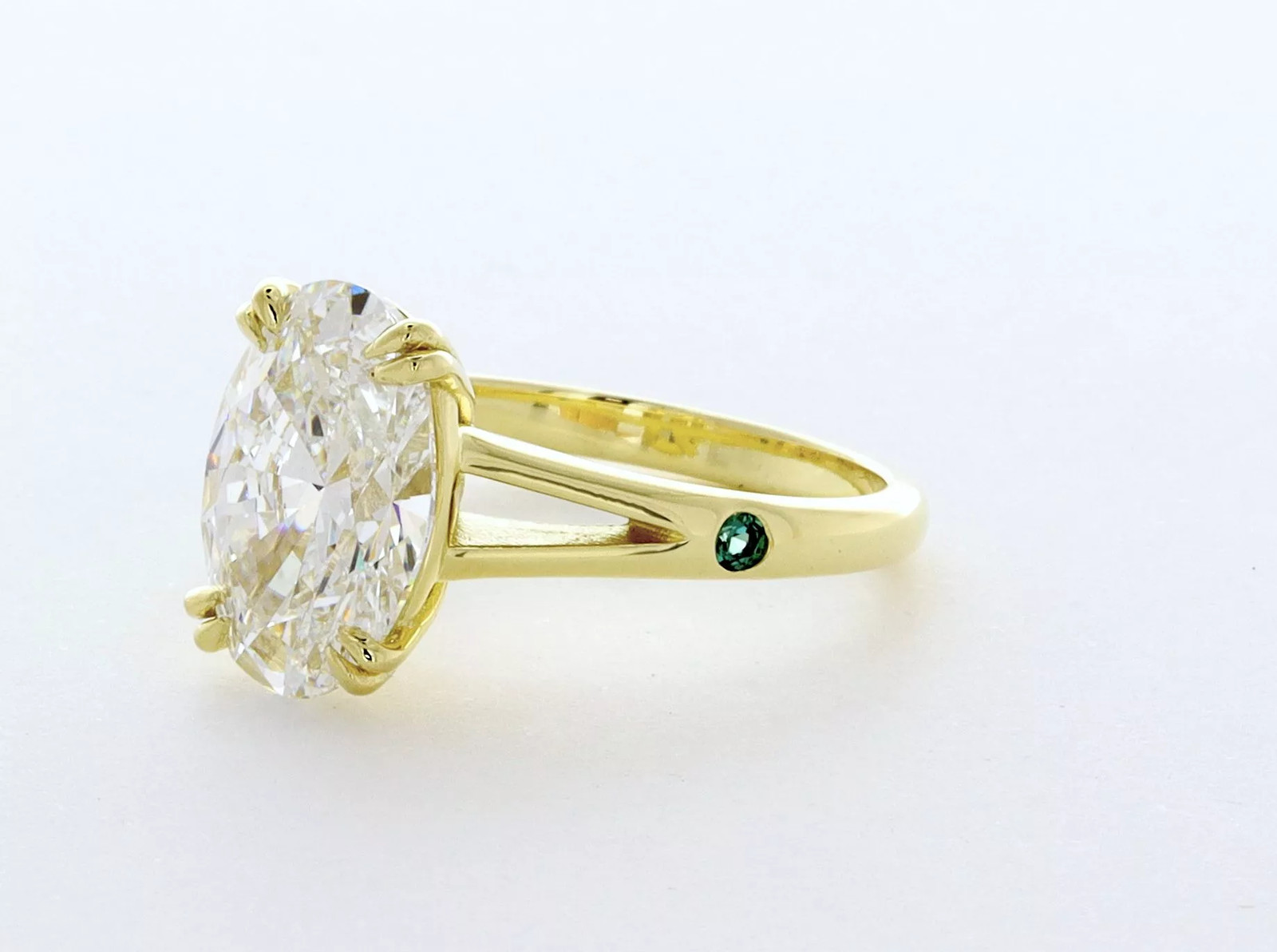 Solid 18K Gold Solitaire Engagement Ring 3.17 Carat Oval Lab-Grown Diamond H VS1