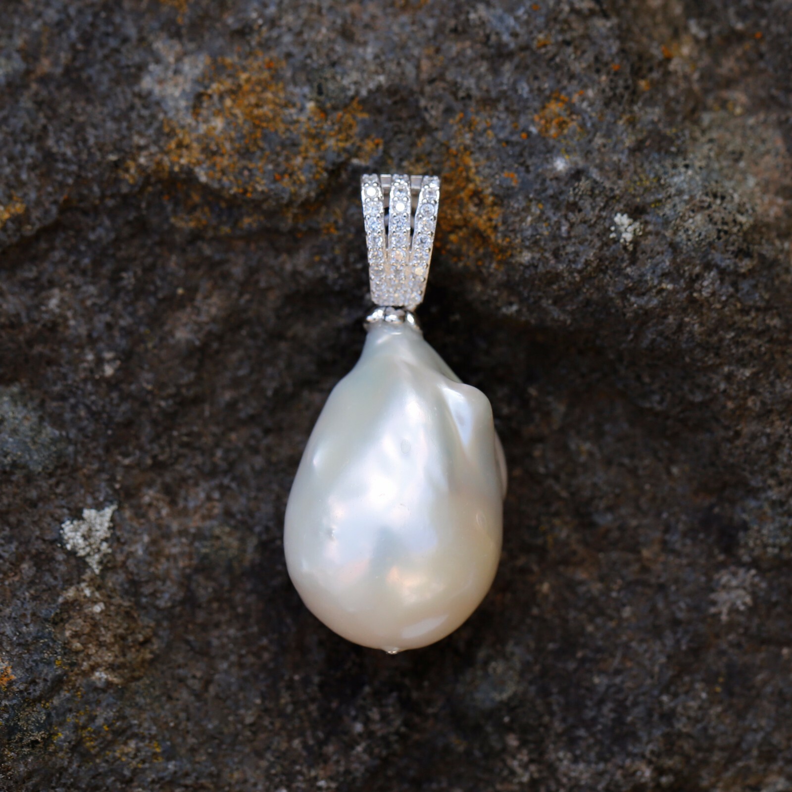 24x16mm Baroque freshwater White Pearl high luster sterling silver Pendant TH111