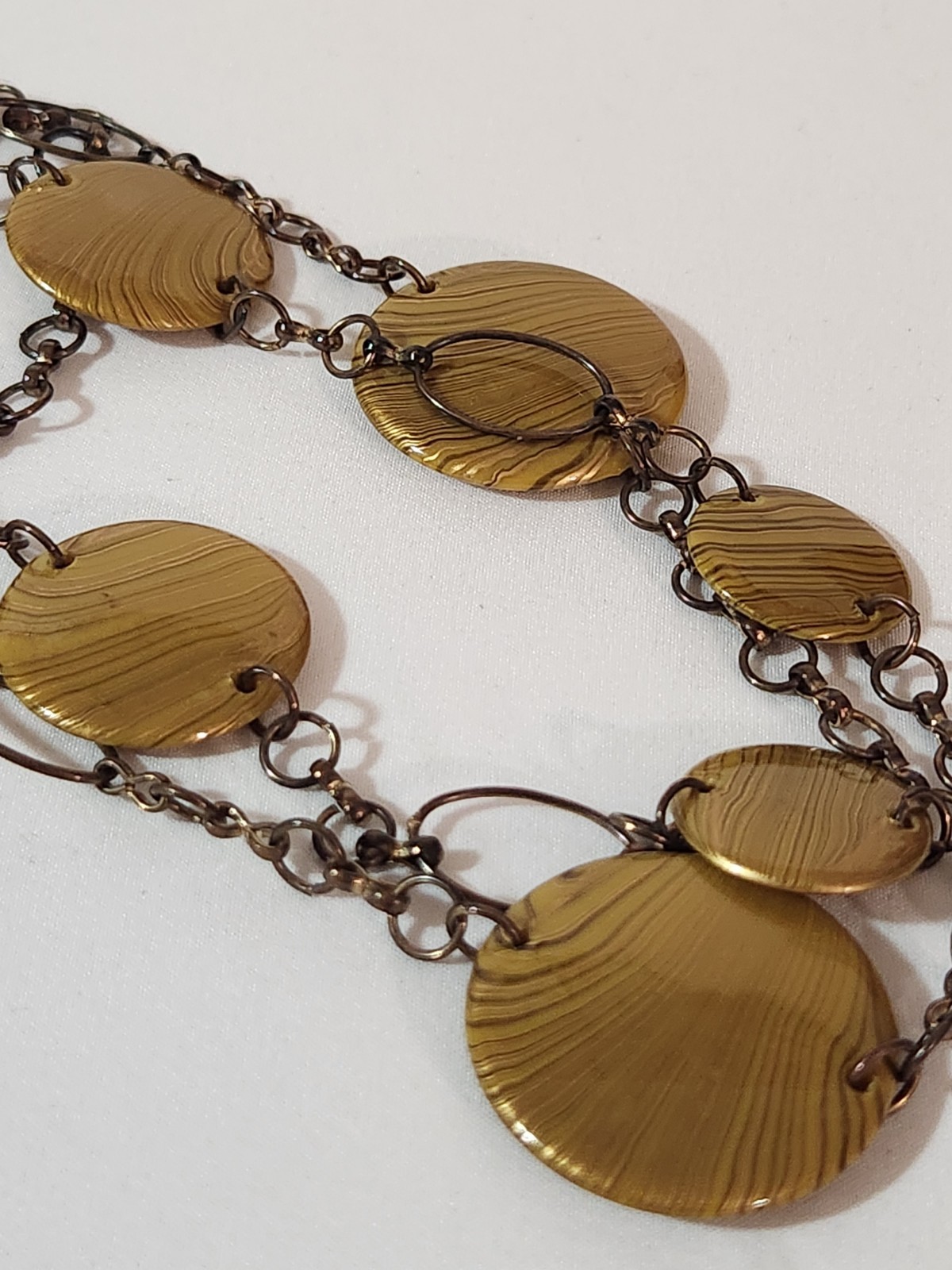 Vintage Gold Tone Wood Grain 1970s Disc Station Necklace Long Chain
