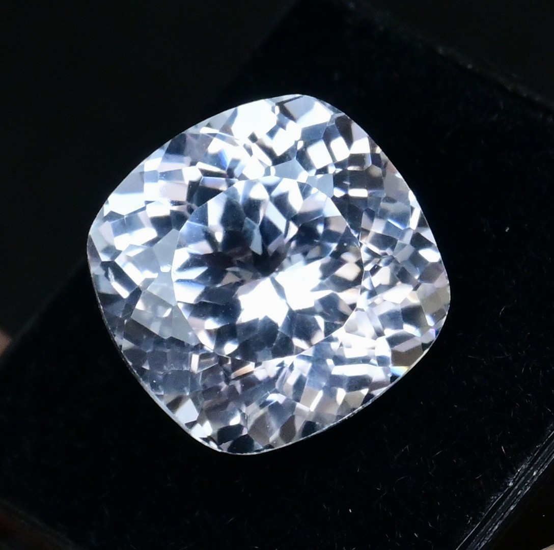 14.30 Ct Flawless Natural White (Colorless) Montana Sapphire Certified Gemstone